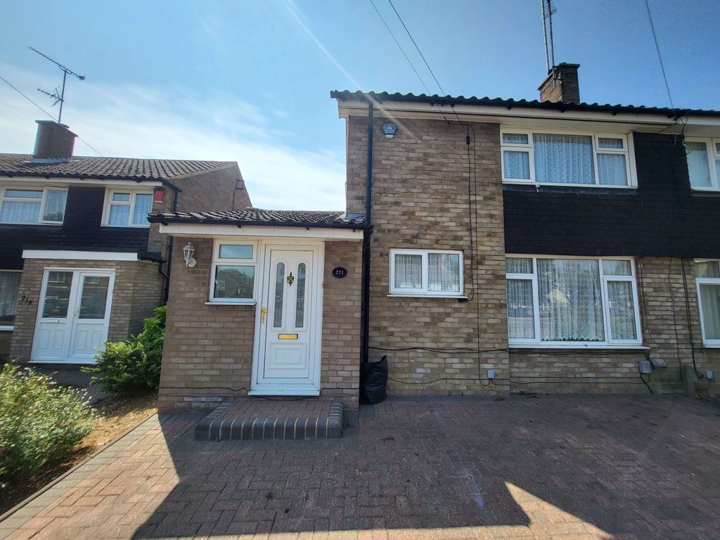 Property photo 1 of 21 3 Bedroom Semi Detached For Rent