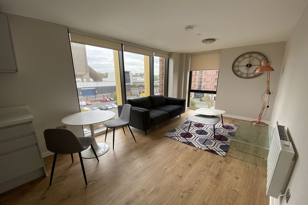 Property photo 1 of 6 (Main)