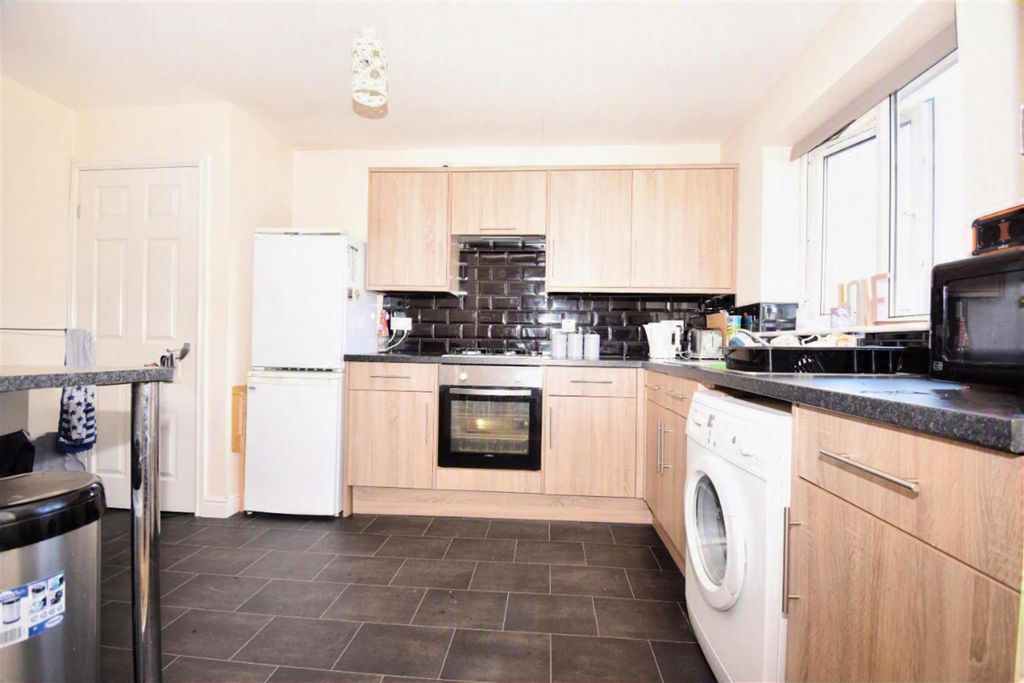 Property photo 2 of 7 Kitchen.Jpg