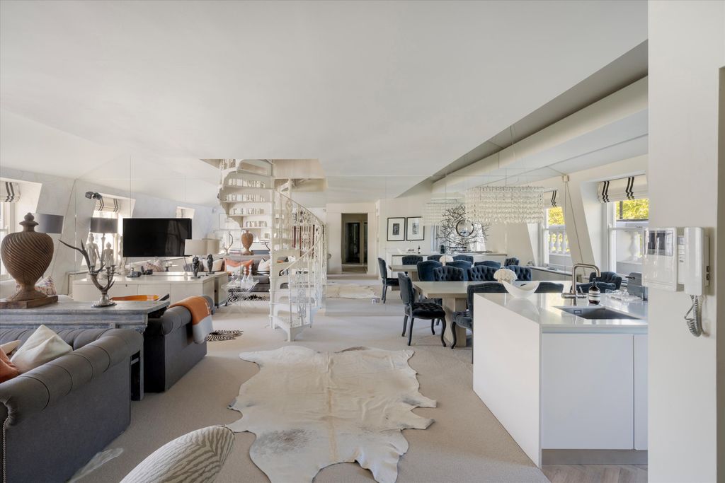 Property photo 1 of 17 Image