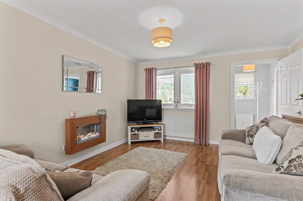 Property photo 3 of 30 4563609