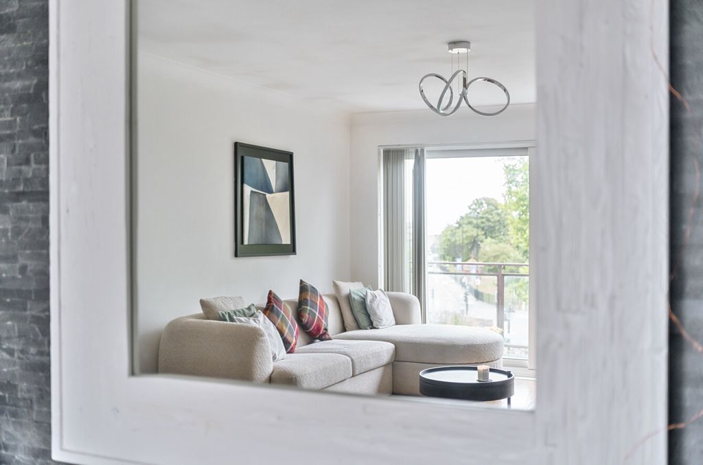 Property photo 3 of 14 1315625-8-685Bc44...