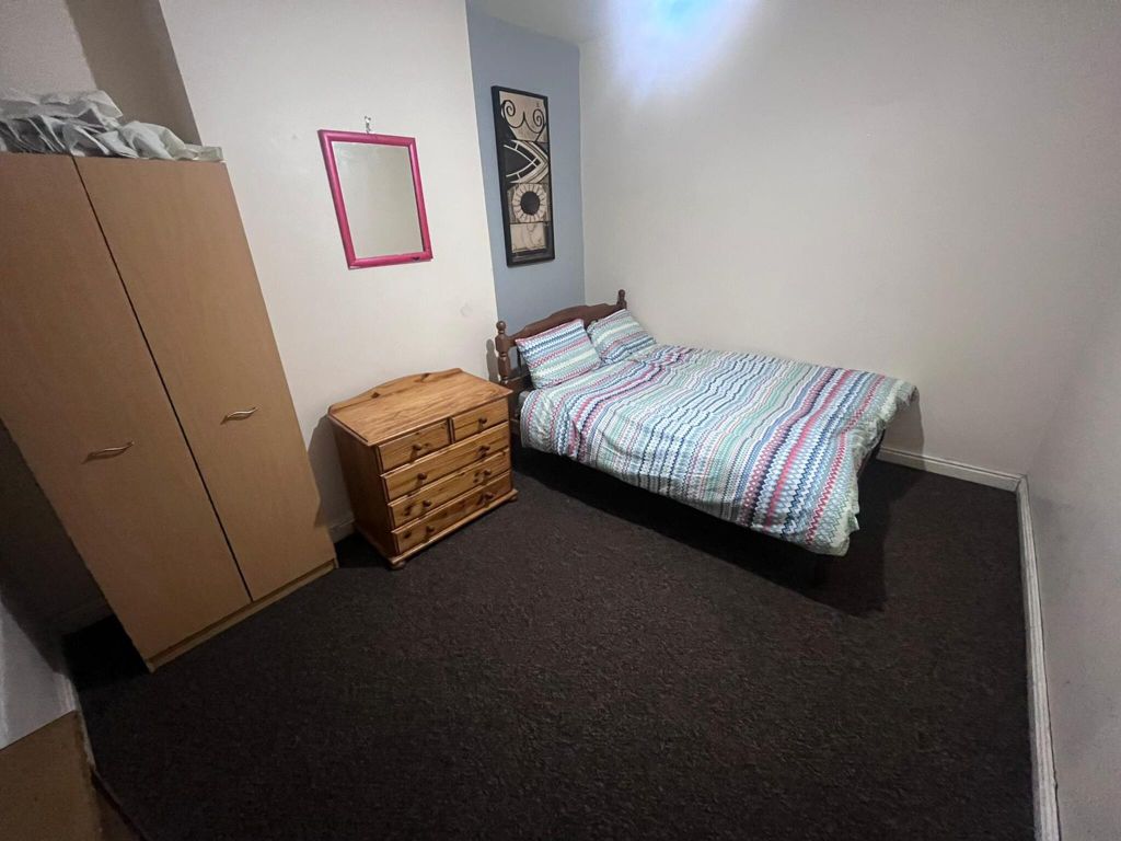 Property photo 1 of 4