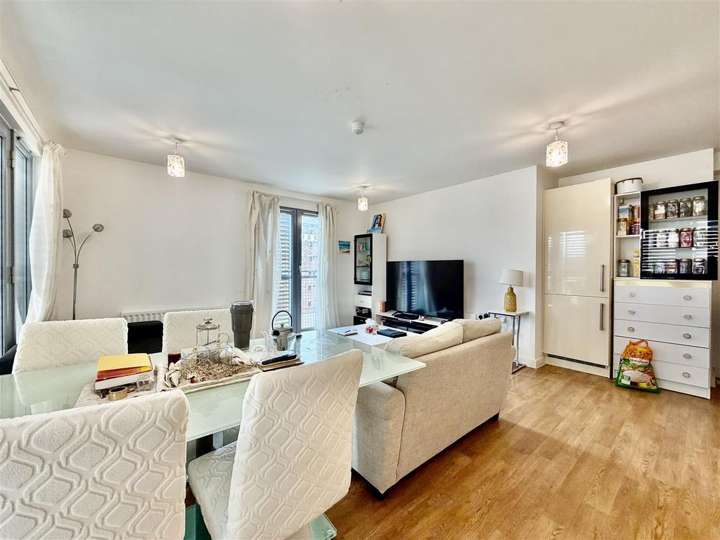 Property photo 3 of 12