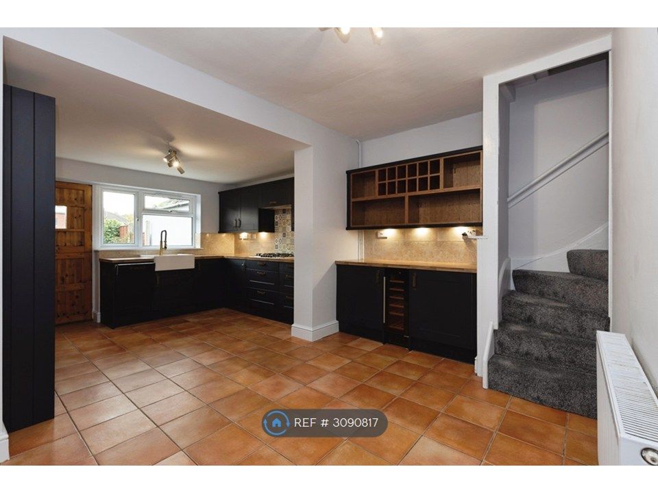 Property photo 3 of 21 Kitchen