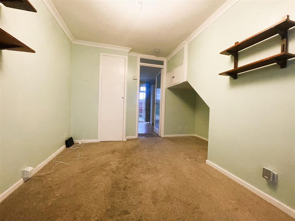 Property photo 3 of 10 Lounge