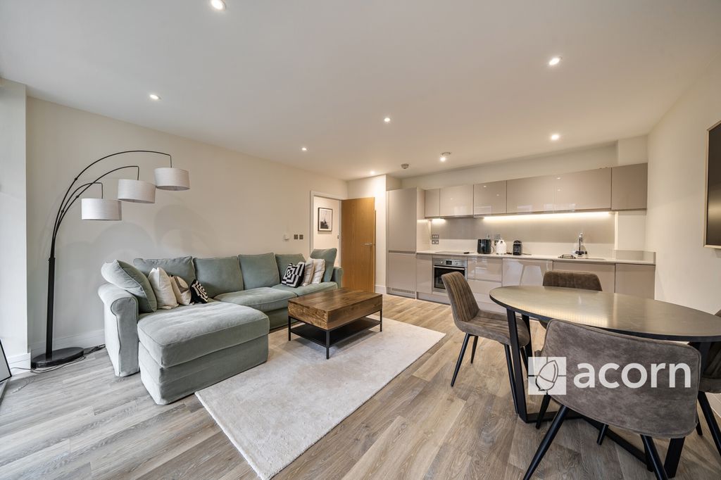 Property photo 1 of 18 Lounge (3)