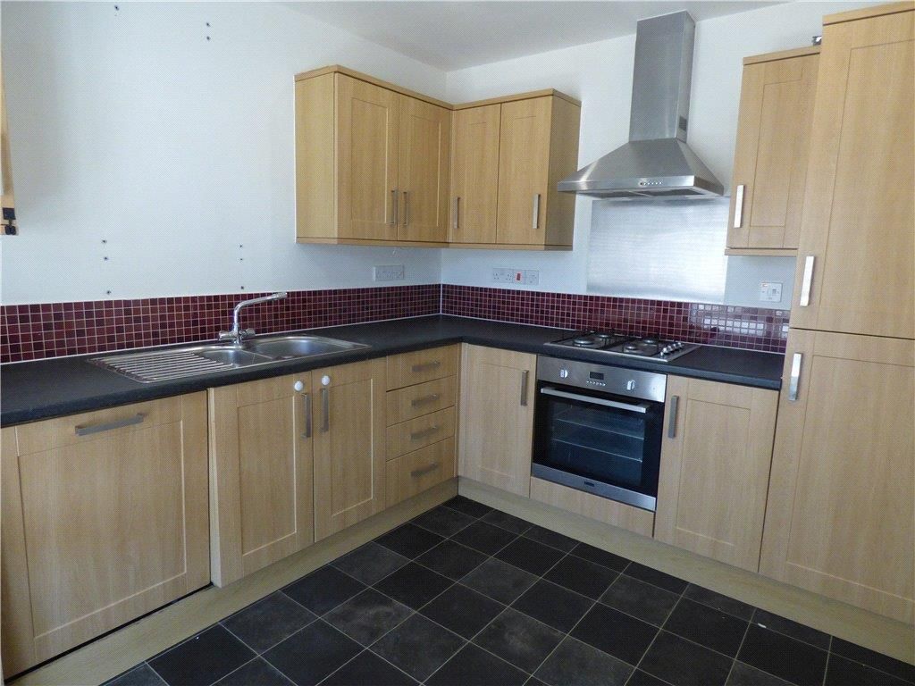 Property photo 2 of 11 Kitchen