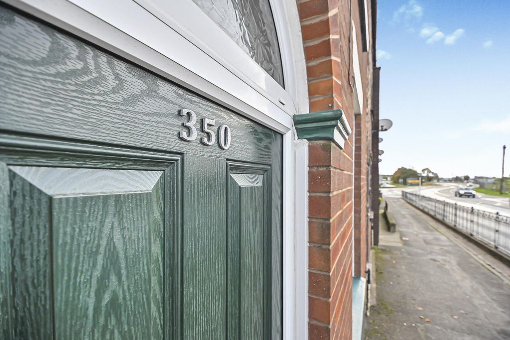 Property photo 2 of 28 Front (Exterior)