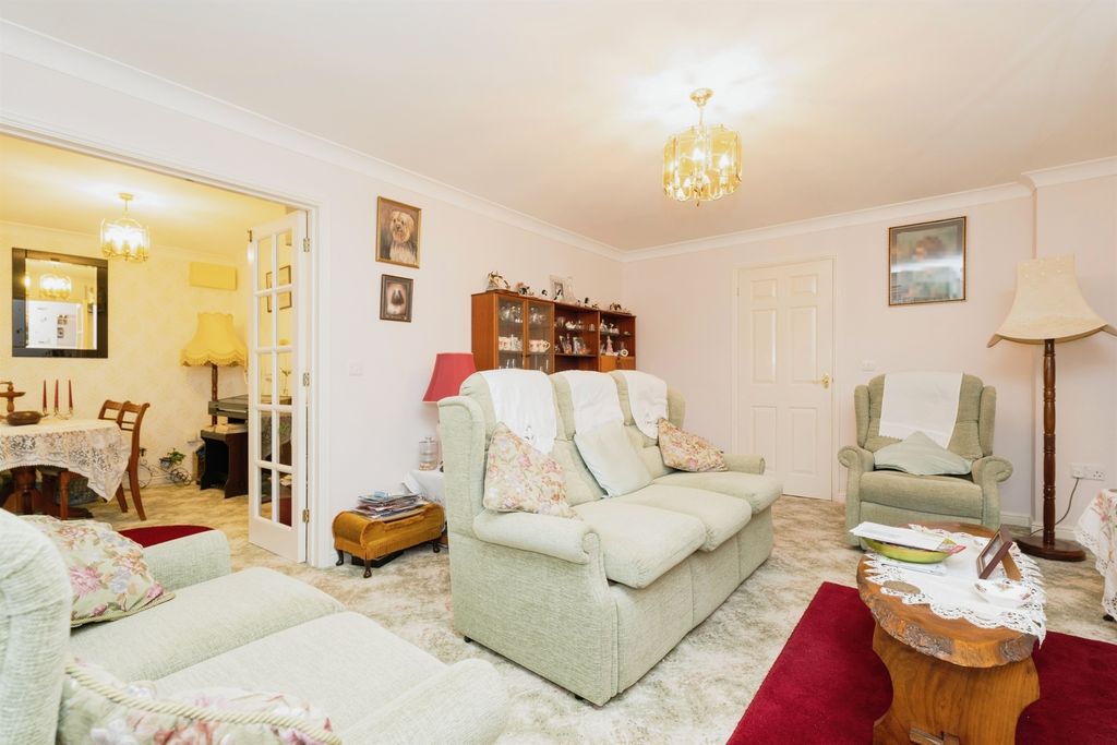 Property photo 2 of 11