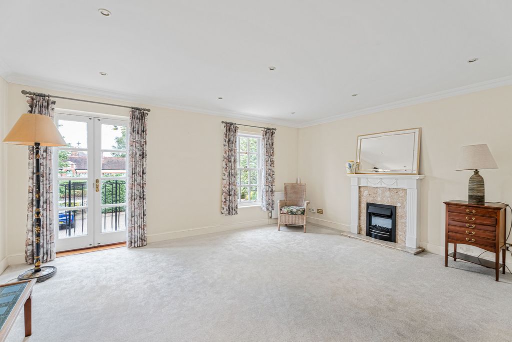 Property photo 3 of 18