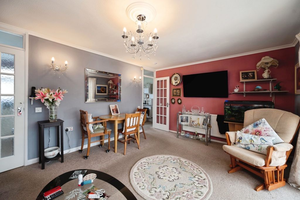 Property photo 2 of 17 Photo