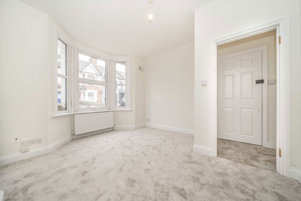 Property photo 3 of 4