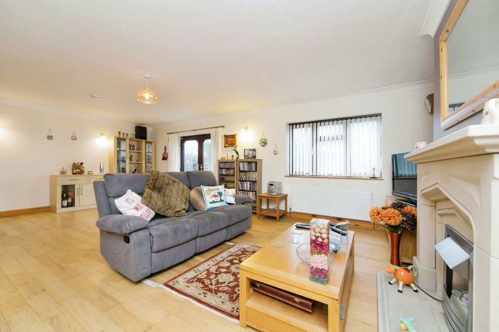 Property photo 2 of 18 Photography