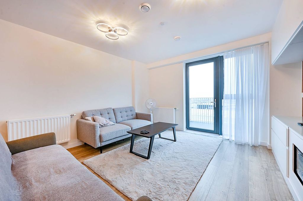 Property photo 3 of 12