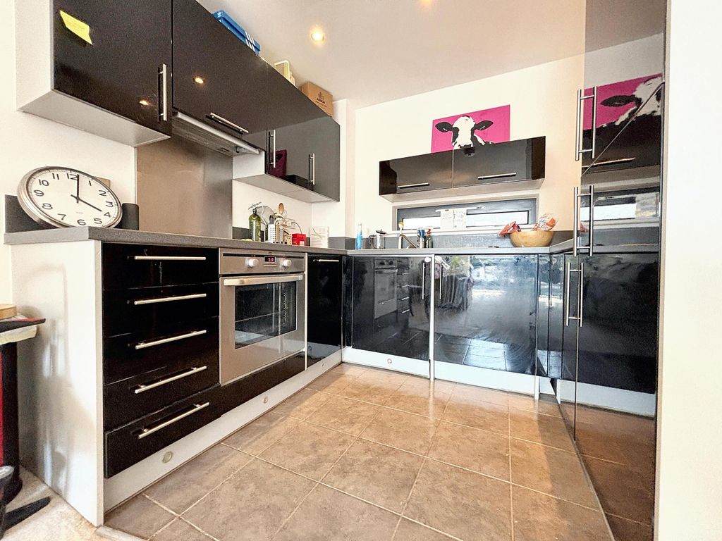 Property photo 3 of 23 209A8d81-3B3A-4De7-9A84-Dd02Bd53Fe0B.Jpeg