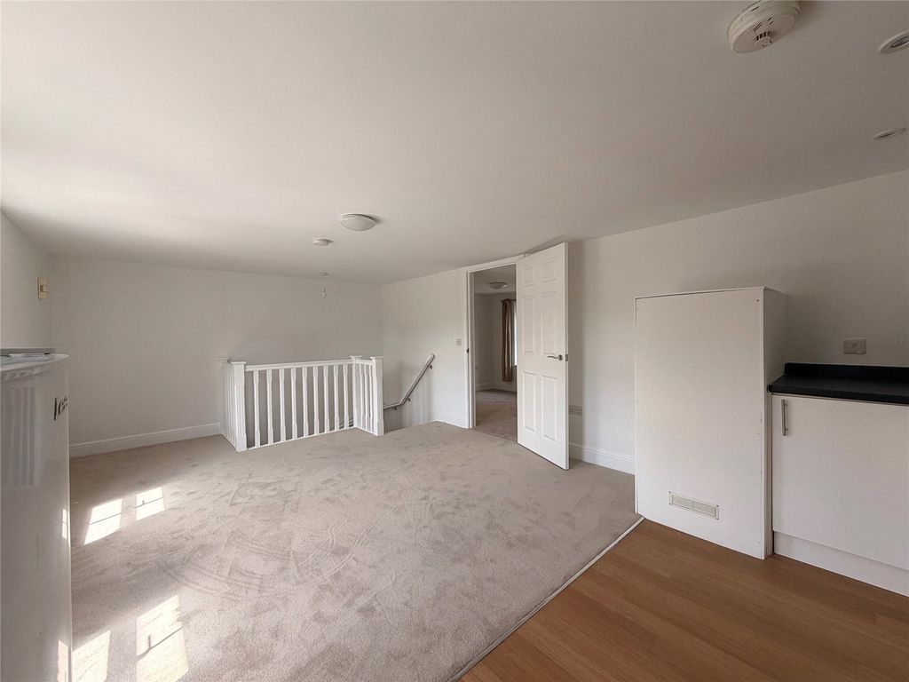 Property photo 3 of 8 Picture No. 02