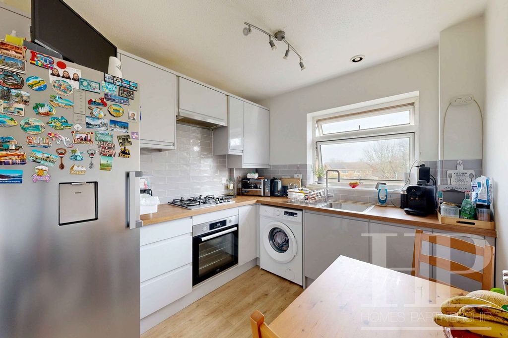 Property photo 2 of 9