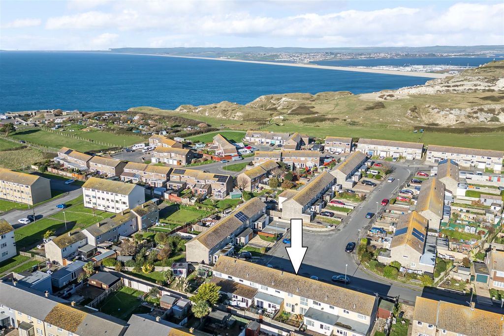 Property photo 2 of 16 6734533B724Cb-1210292Dr (8).Jpg