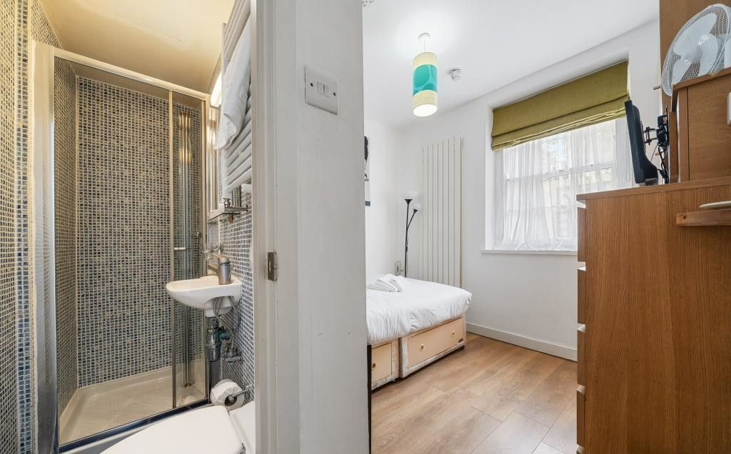 Property photo 3 of 6