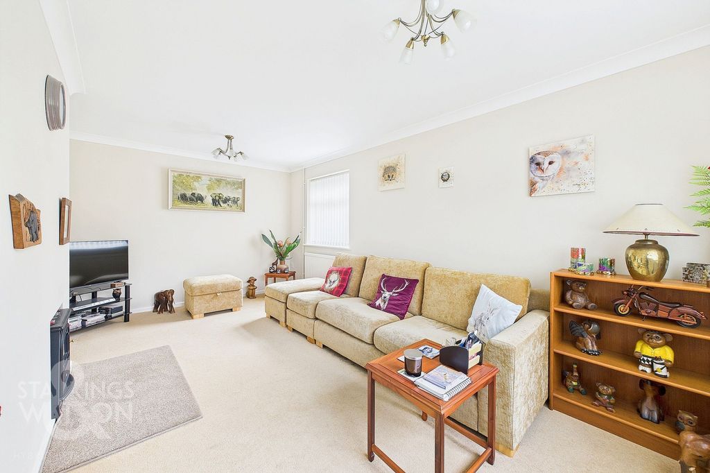 Property photo 2 of 31