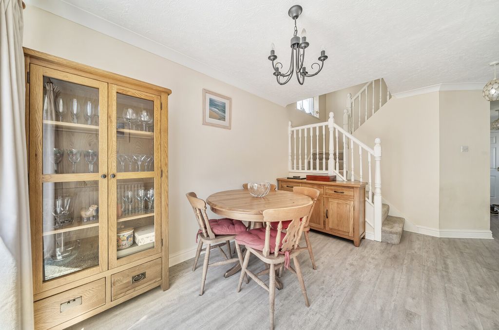 Property photo 3 of 19 Dining Area