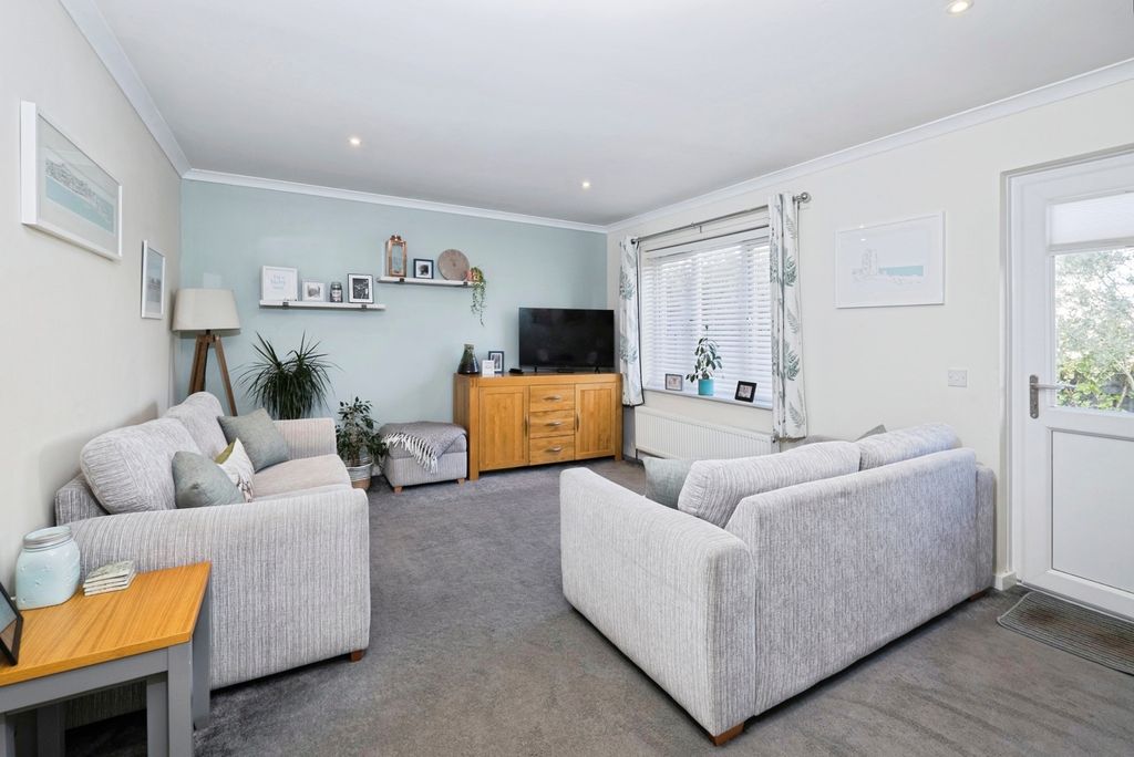 Property photo 2 of 17 Photo