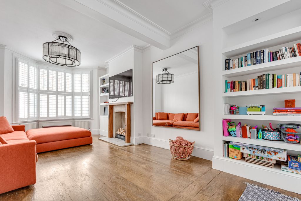 Property photo 2 of 13