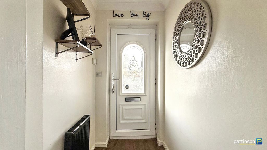 Property photo 2 of 31