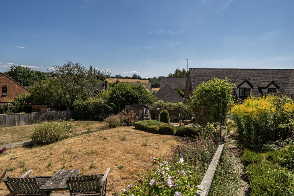 Property photo 2 of 19 Garden