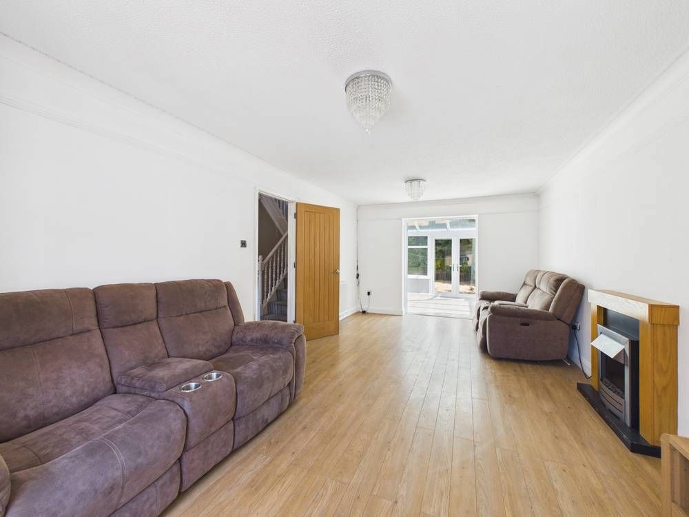 Property photo 2 of 20 Giraffe360-Still003