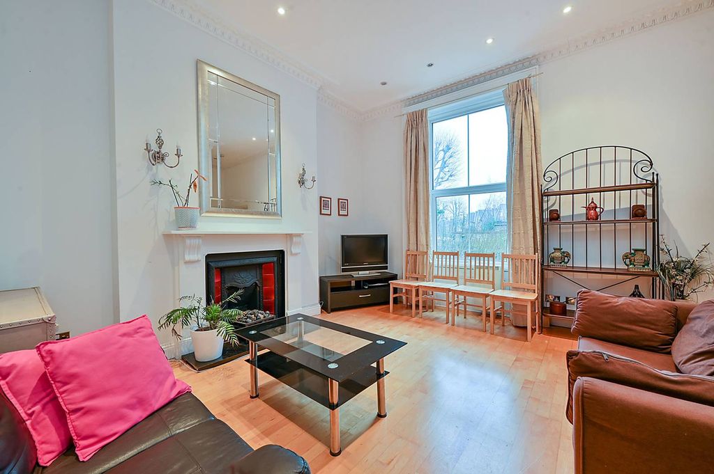 Property photo 2 of 8