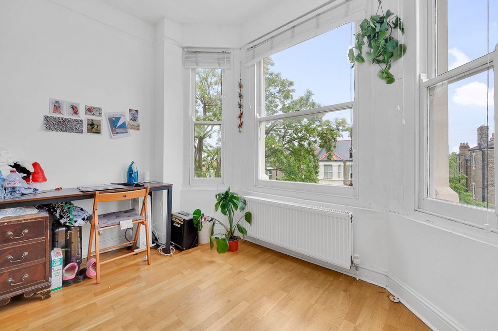 Property photo 3 of 6