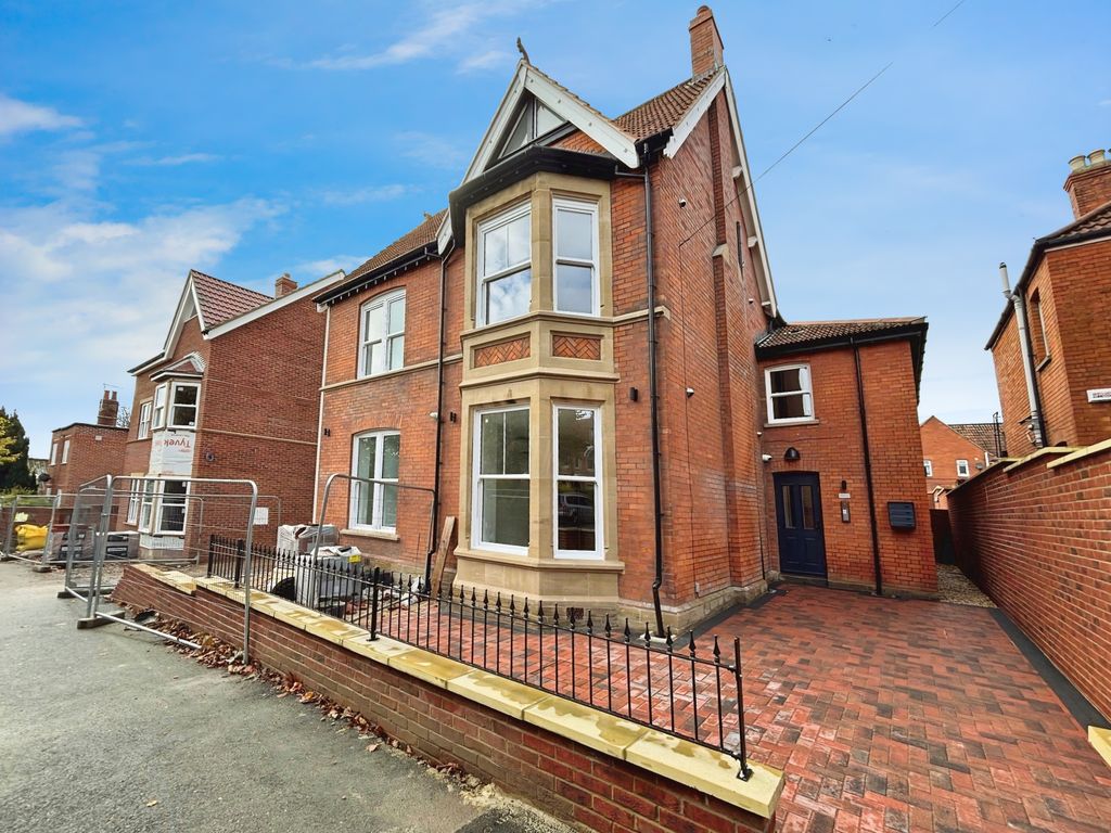 Property photo 1 of 5