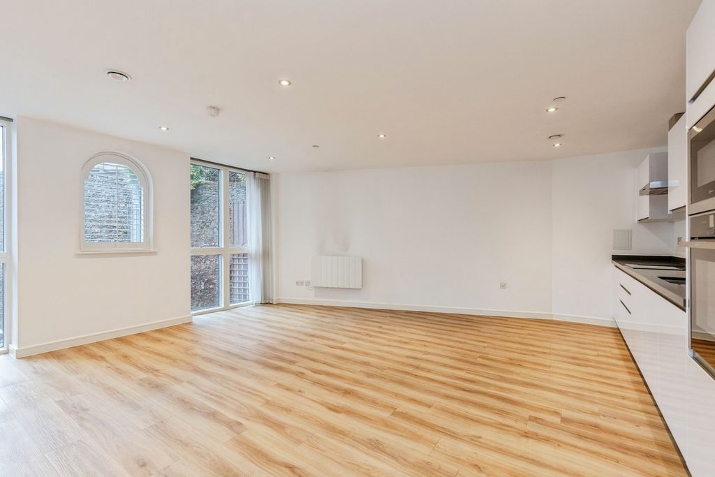 Property photo 3 of 13 Pbox-Img.Jpg