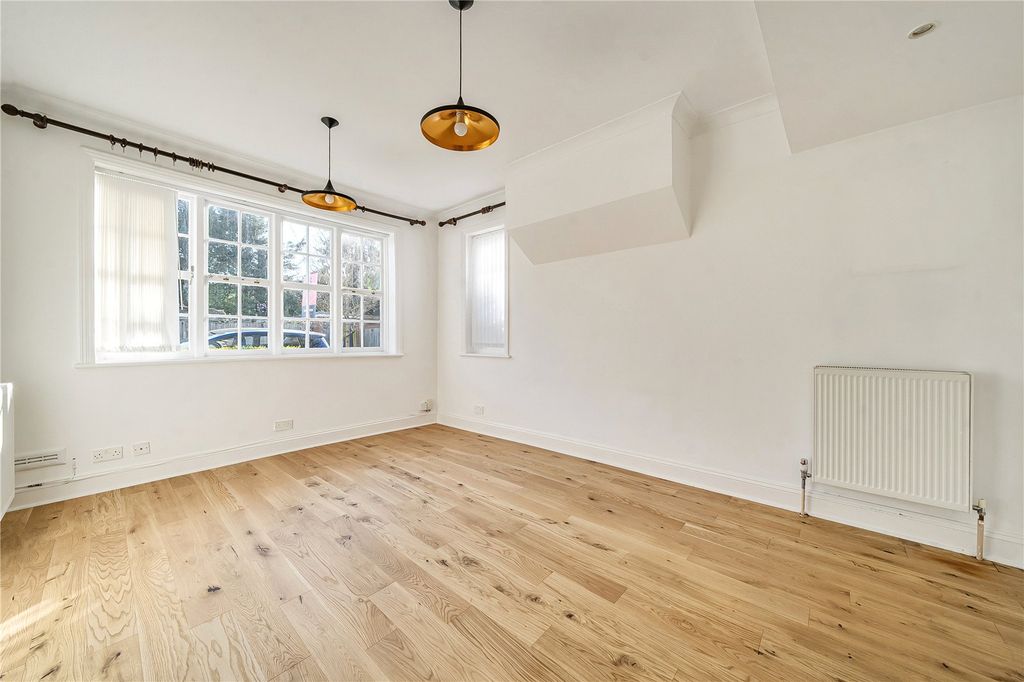 Property photo 3 of 21 Picture No. 10