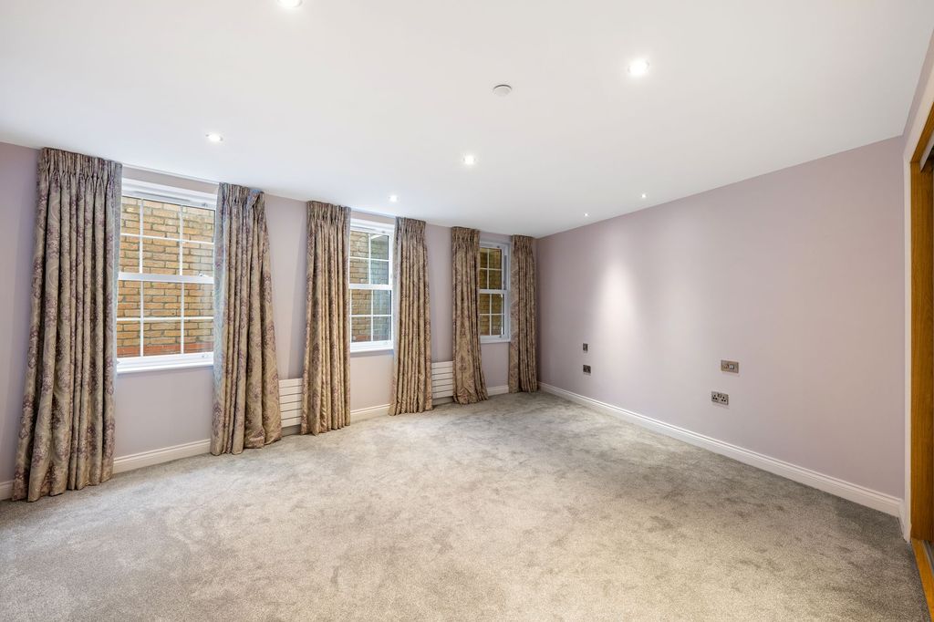 Additional image 16 of 6 bed end terrace house for saleShelley Place, The Colosseum, Lincoln LN1