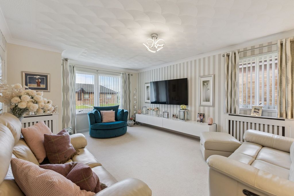 3 bed detached bungalow for saleCherrylea, Auchterarder PH3 photo 4