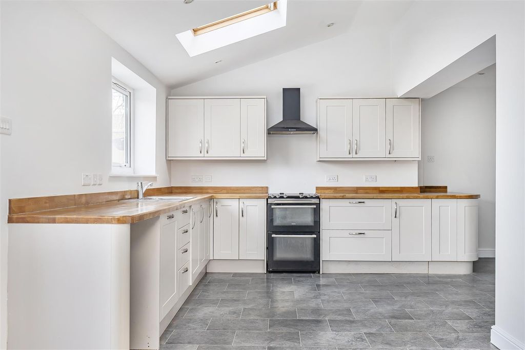 Property photo 3 of 20 1395507-12-695d2Af57E07E.Jpg