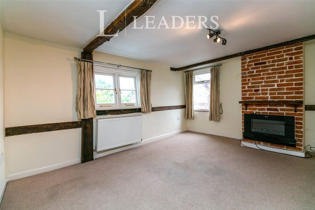 Property photo 1 of 7 Sitting Room (2)