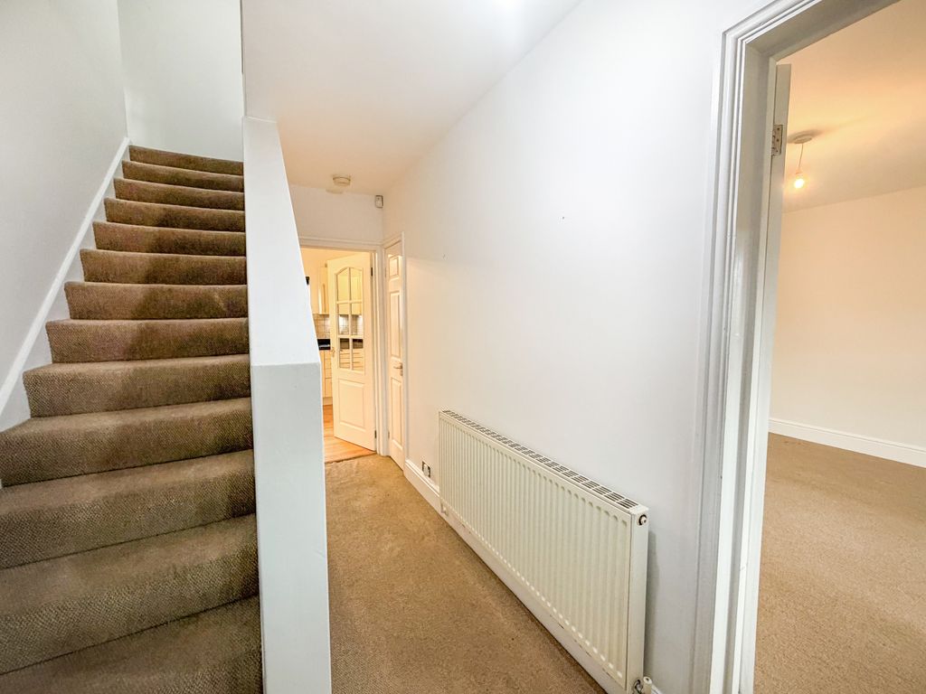 Property photo 2 of 19 Hallway