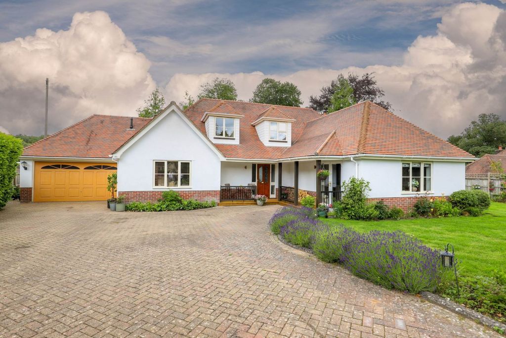 Property photo 1 of 32