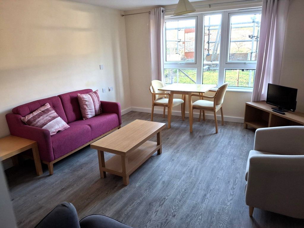 Property photo 2 of 18