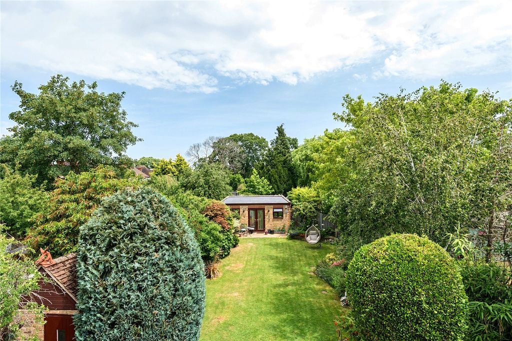 Property photo 2 of 17 Picture No. 25