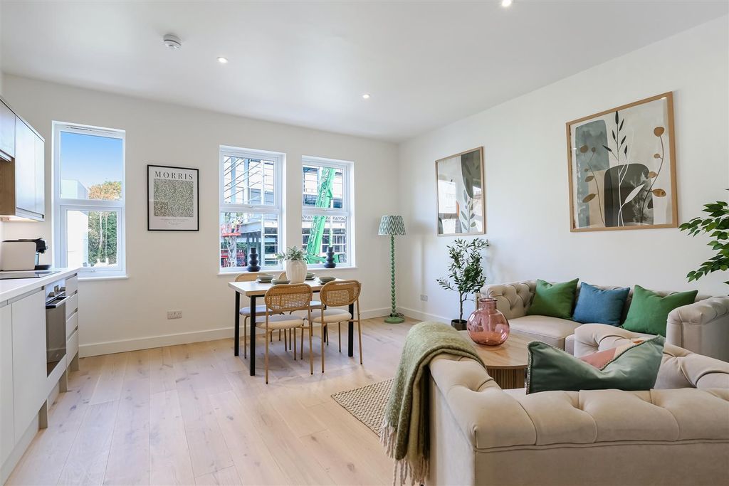 Property photo 2 of 10 Ach_9080.Jpg