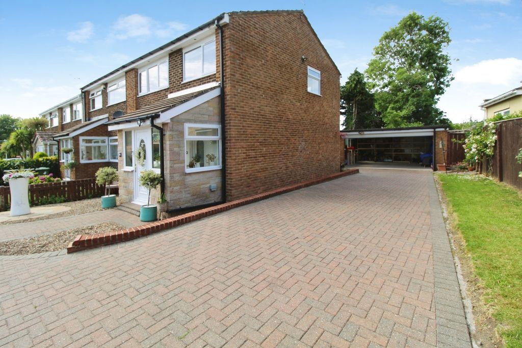 Property photo 2 of 21