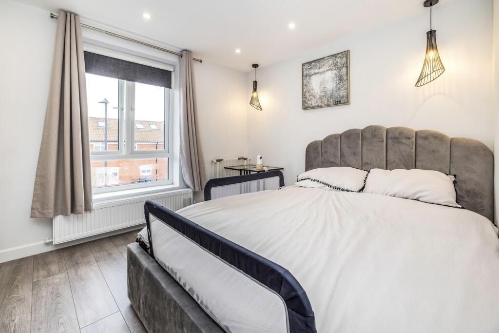 Property photo 2 of 13 Davidson Frost-Wellings, Dfw Tintagel Drive, Bedro