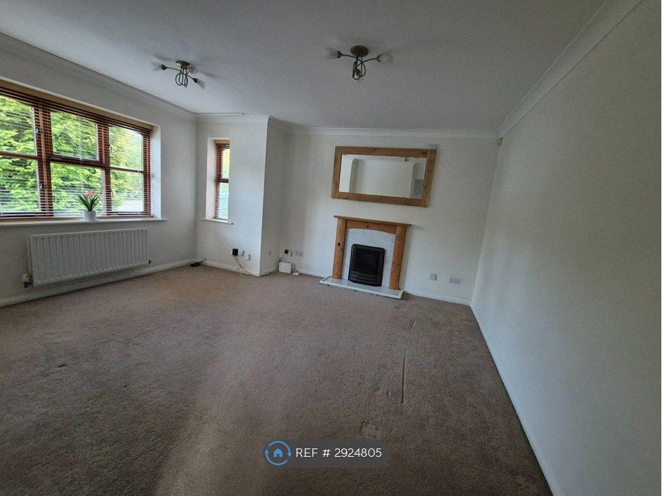 Property photo 2 of 28 Living Room