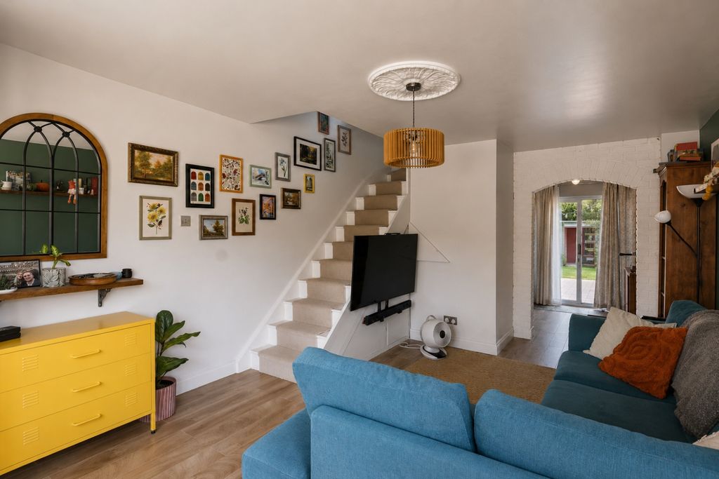 Property photo 2 of 17 A927B66E-7Be5-4807-8CC2-1Bc3F7Eaa4D2