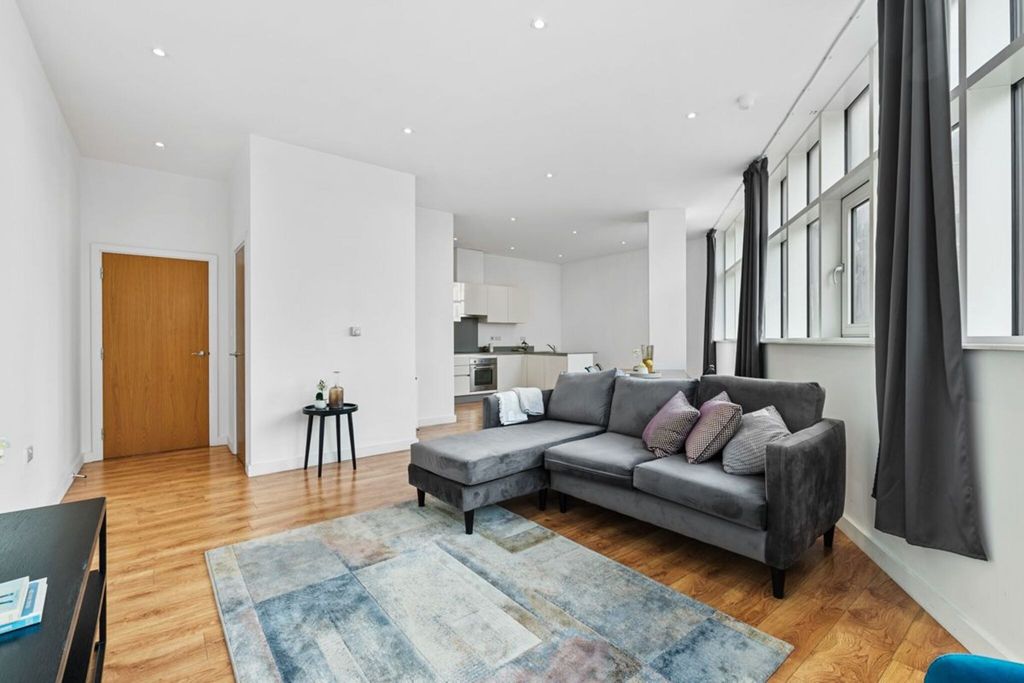 Property photo 1 of 14 Living Room